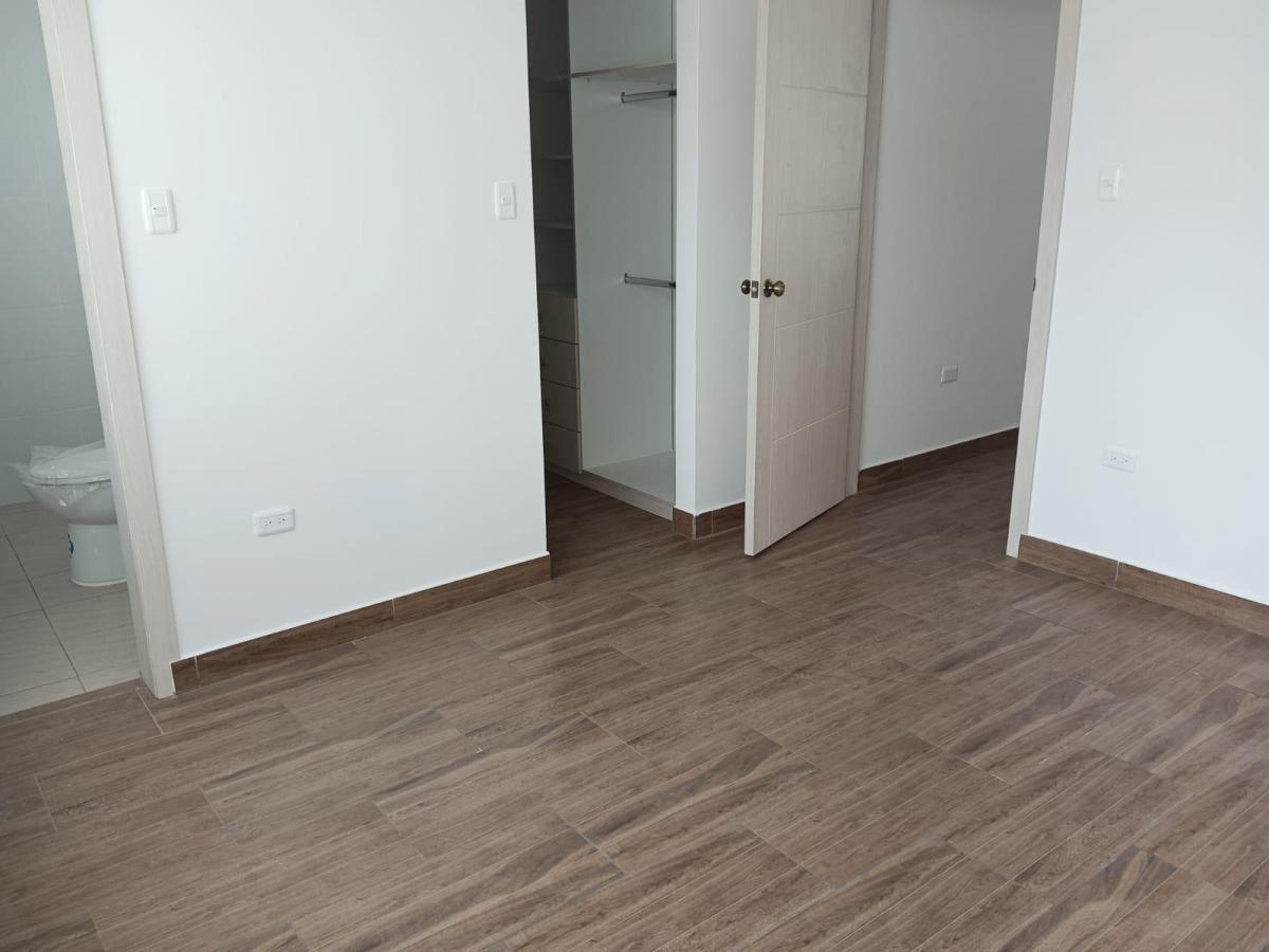 Urgente. Vendo Casa Nueva en La Urbanizacción de L. D. u. Frente a La Pampa. Pomasqui — imagen 2