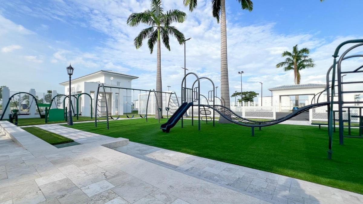 Venta de Terreno Esquinero Urbanización Parques de Batán, Guayas — imagen 6