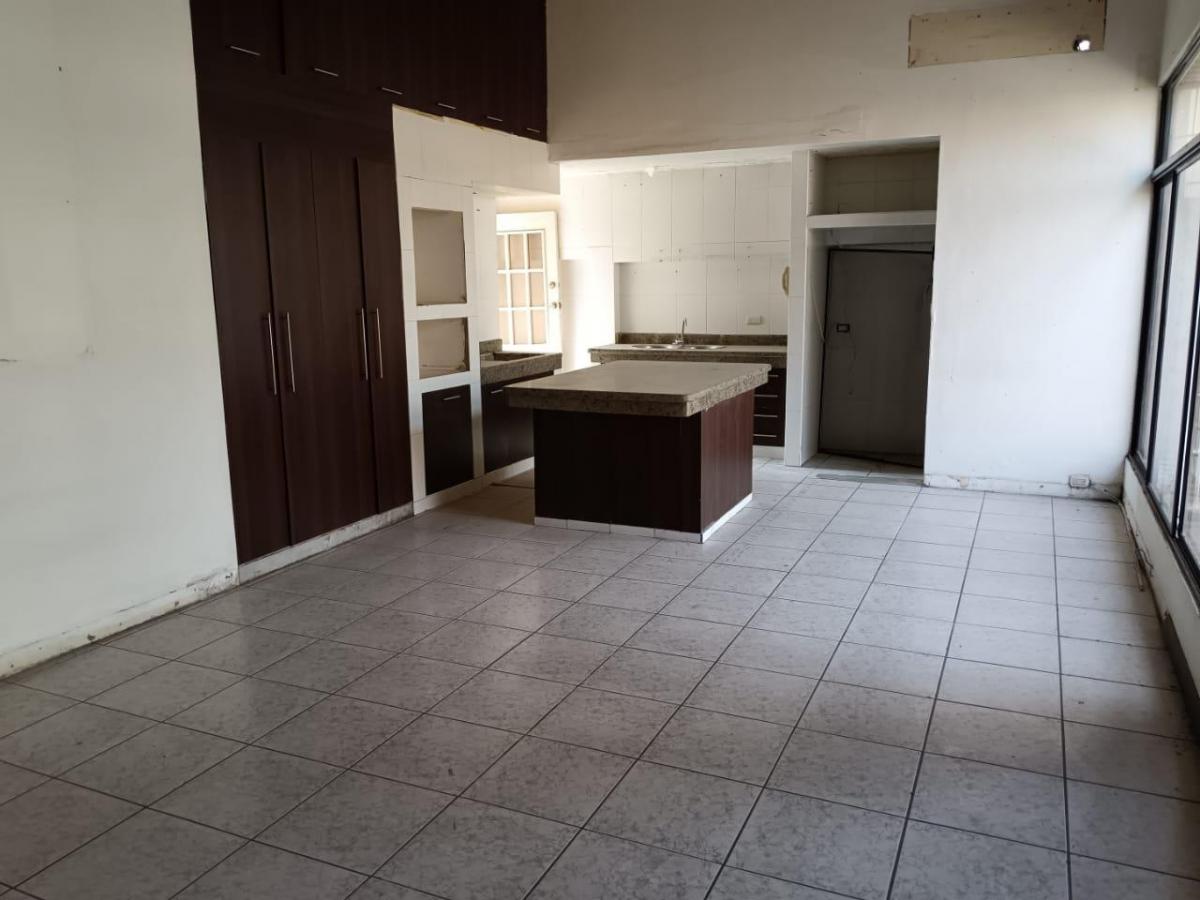 Casa Rentera de Venta en Álamos Norte, Conjunto Cerrado, 4 Parqueos. Guayas — imagen 8