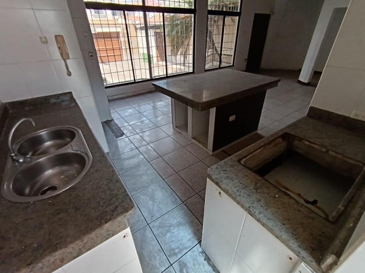 Casa Rentera de Venta en Álamos Norte, Conjunto Cerrado, 4 Parqueos. Guayas — imagen 7