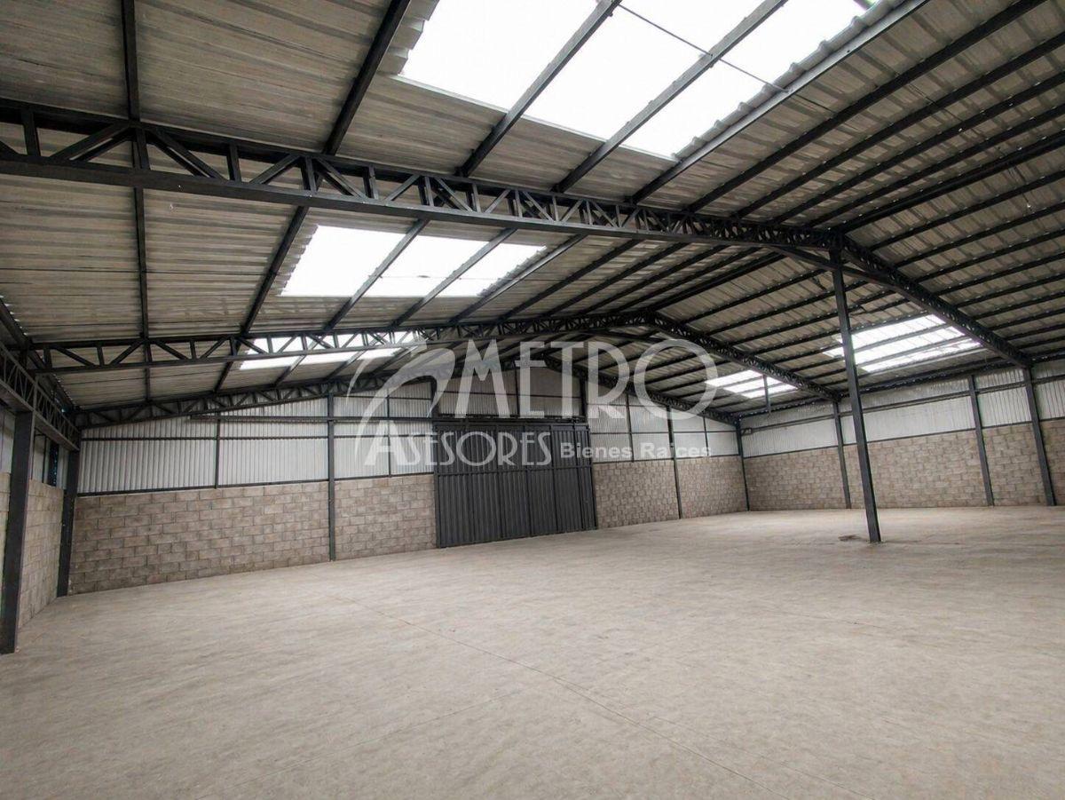 Terreno de 700 m² con Galpón en Oyacoto - Calderón — imagen 9