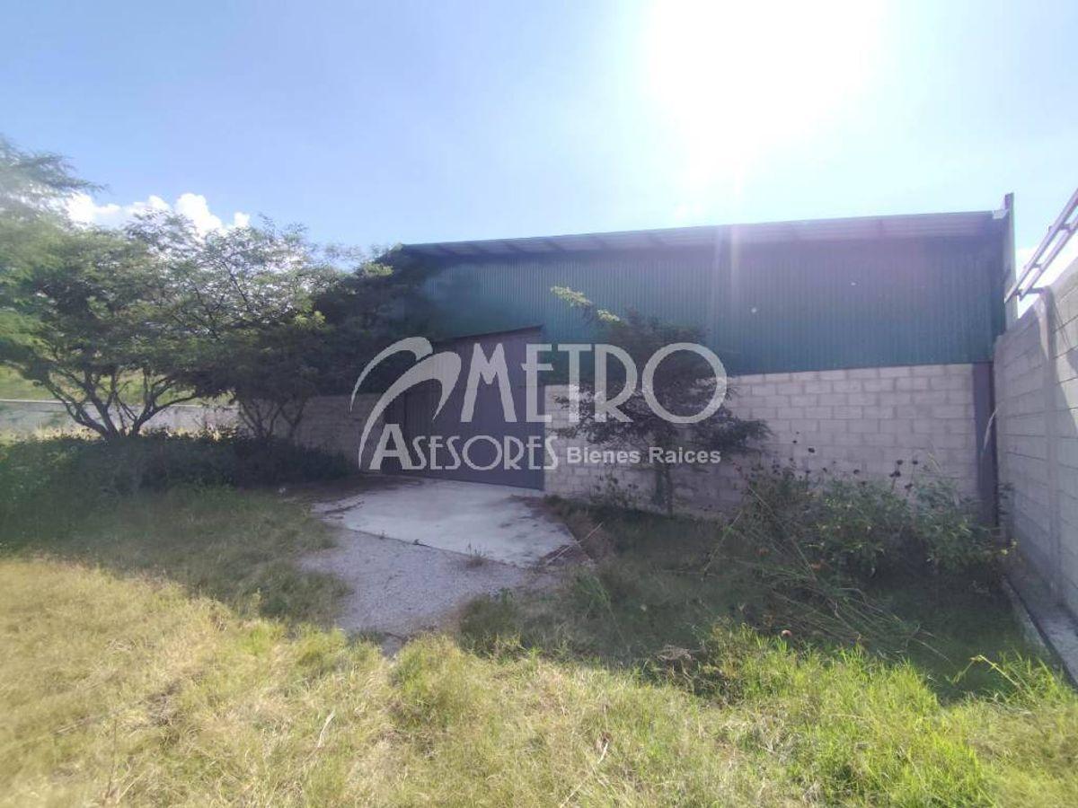 Terreno de 700 m² con Galpón en Oyacoto - Calderón — imagen 2