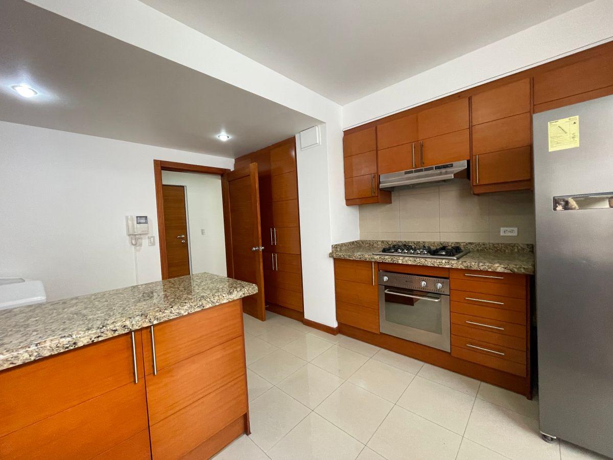En Venta Hermoso Departamento Ubicado en El Quito Tenis — imagen 6