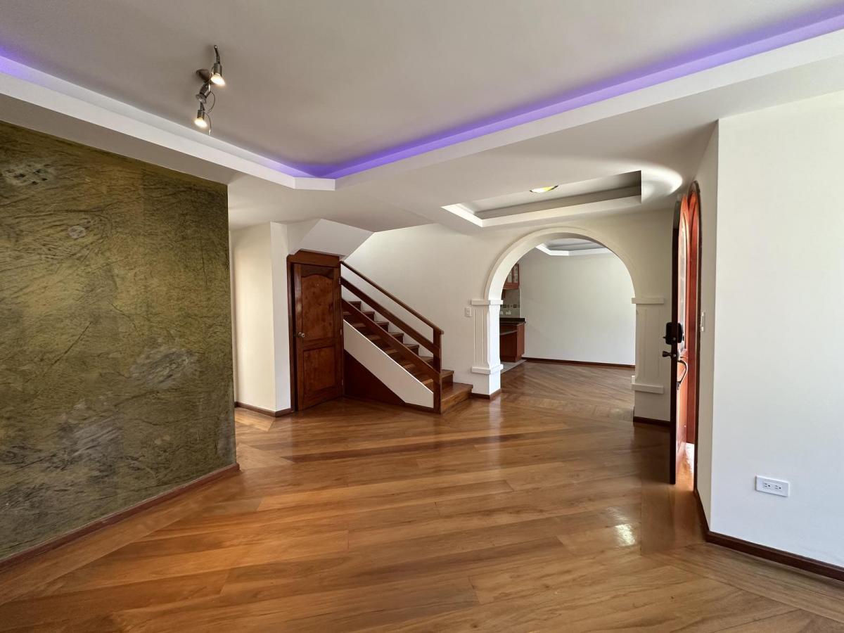Amplia Casa en Venta Santa Lucìa, 4 Dormirorios 228 Mtrs2 — imagen 5