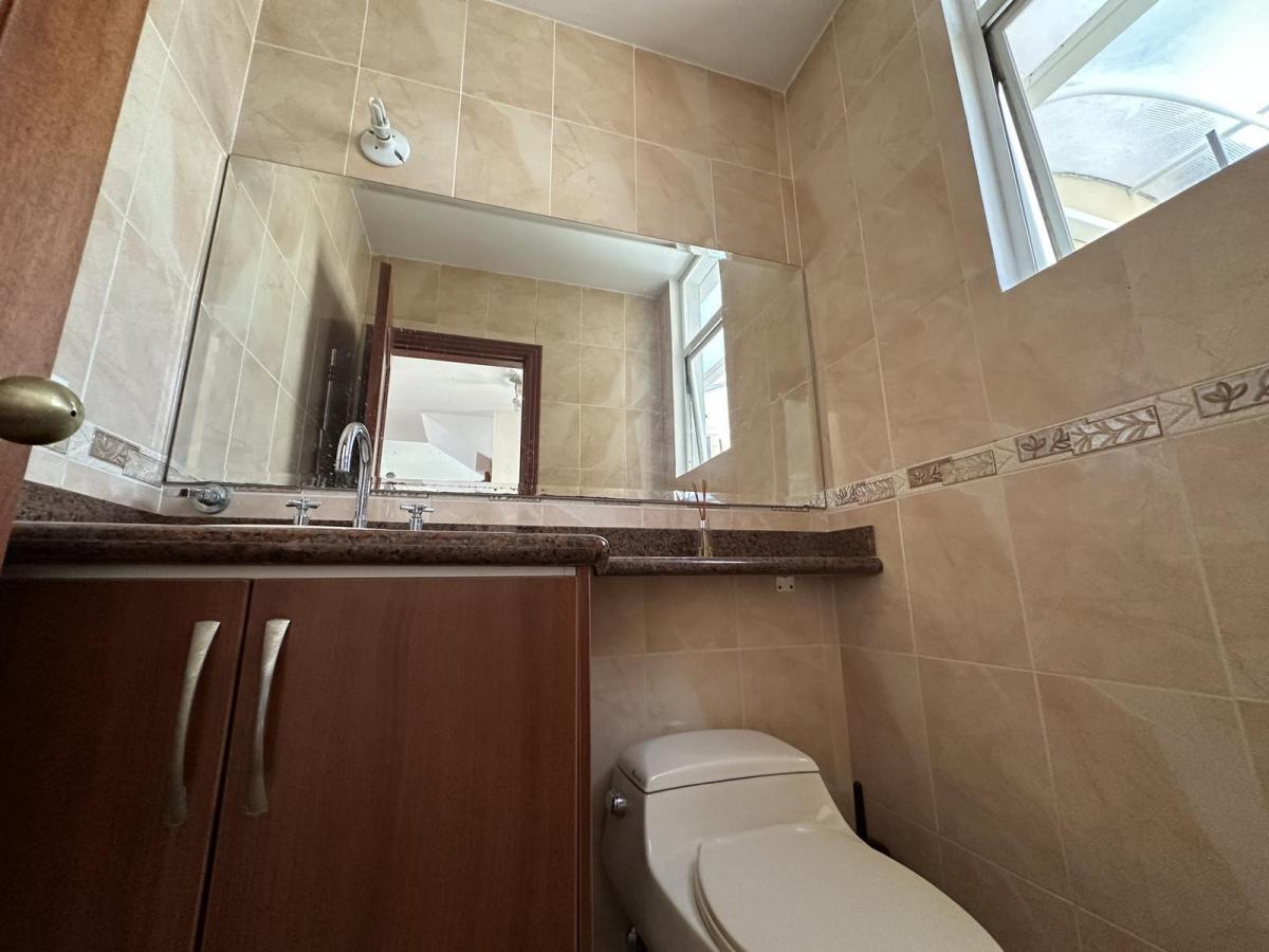 Amplia Casa en Venta Santa Lucìa, 4 Dormirorios 228 Mtrs2 — imagen 4
