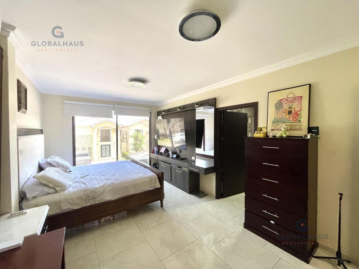 Venta de Casa Amoblada en Ciudad Celeste con Piscina, Area Bbq. My. Z, Guayas — imagen 2