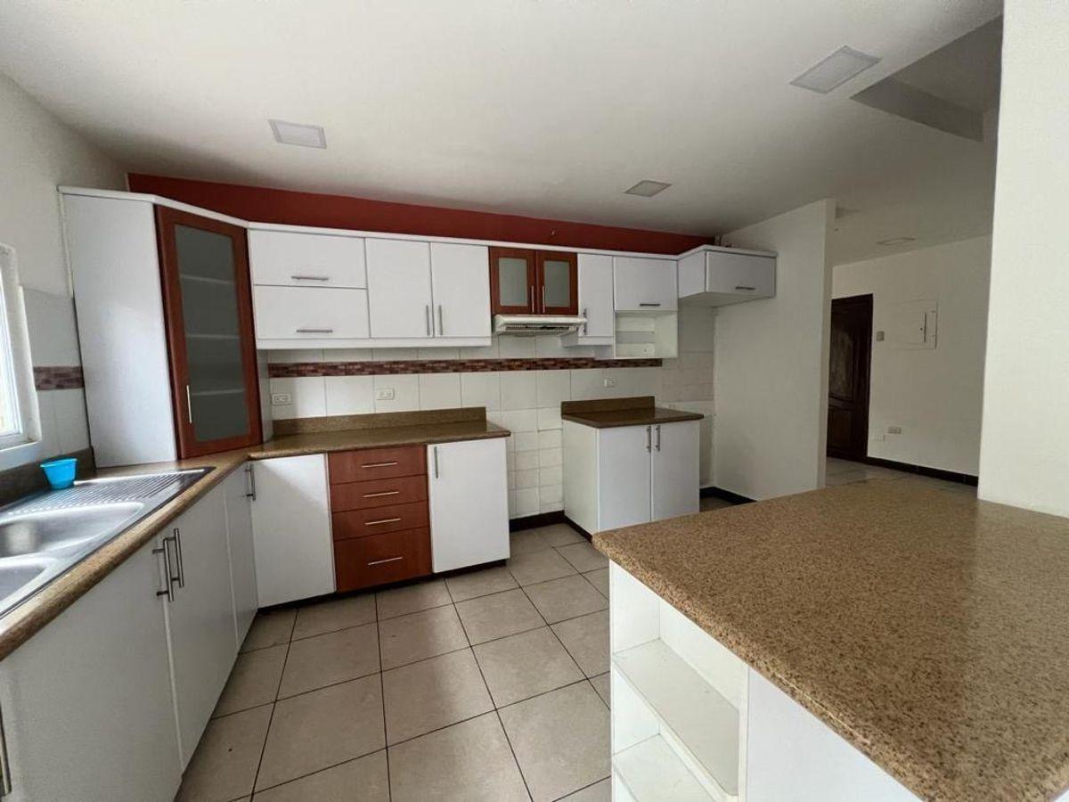 Venta de Departamento de 3 Dorm. con Piscina en Ciudadela Colinas de Los Ceibos (328 M²), Guayas — imagen 10