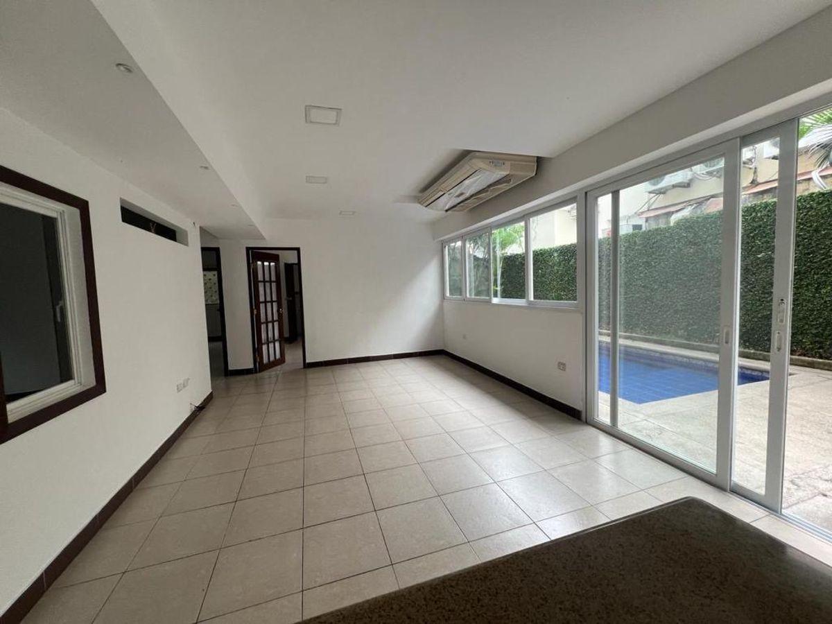 Venta de Departamento de 3 Dorm. con Piscina en Ciudadela Colinas de Los Ceibos (328 M²), Guayas — imagen 9