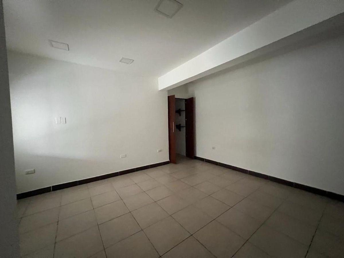 Venta de Departamento de 3 Dorm. con Piscina en Ciudadela Colinas de Los Ceibos (328 M²), Guayas — imagen 2