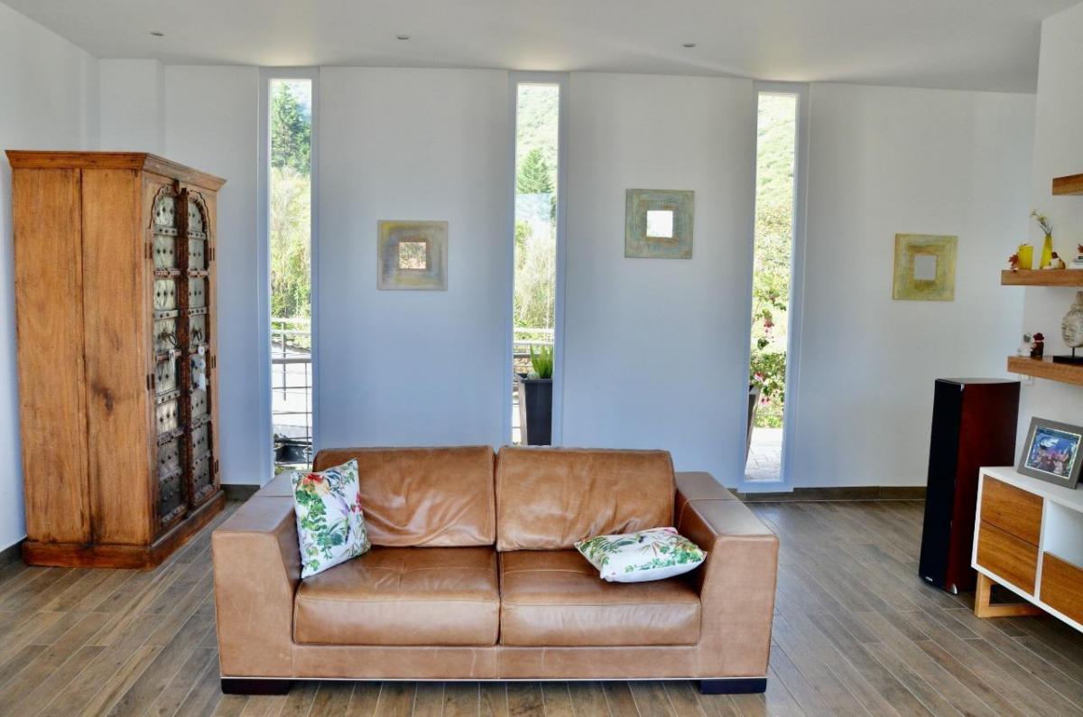 Venta de Residencia de Lujo en Tumbaco - Pacho Salas con Vista Incomparable — imagen 7