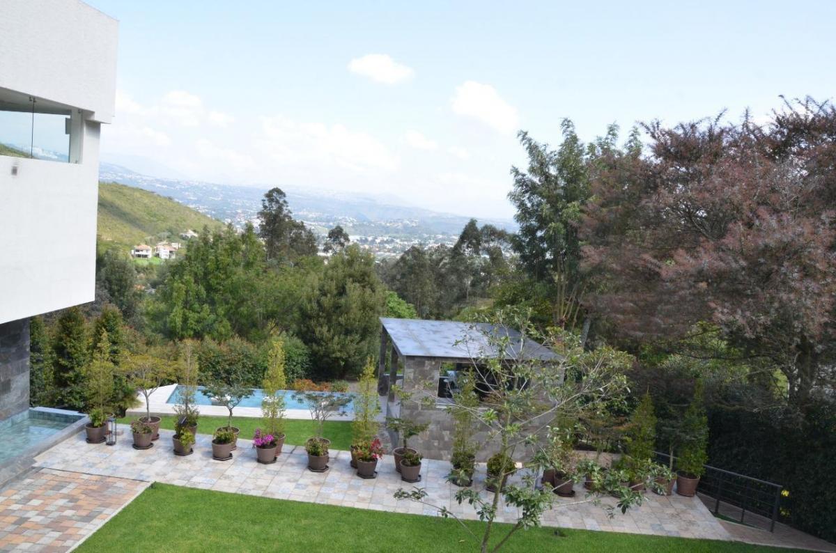 Venta de Residencia de Lujo en Tumbaco - Pacho Salas con Vista Incomparable — imagen 6