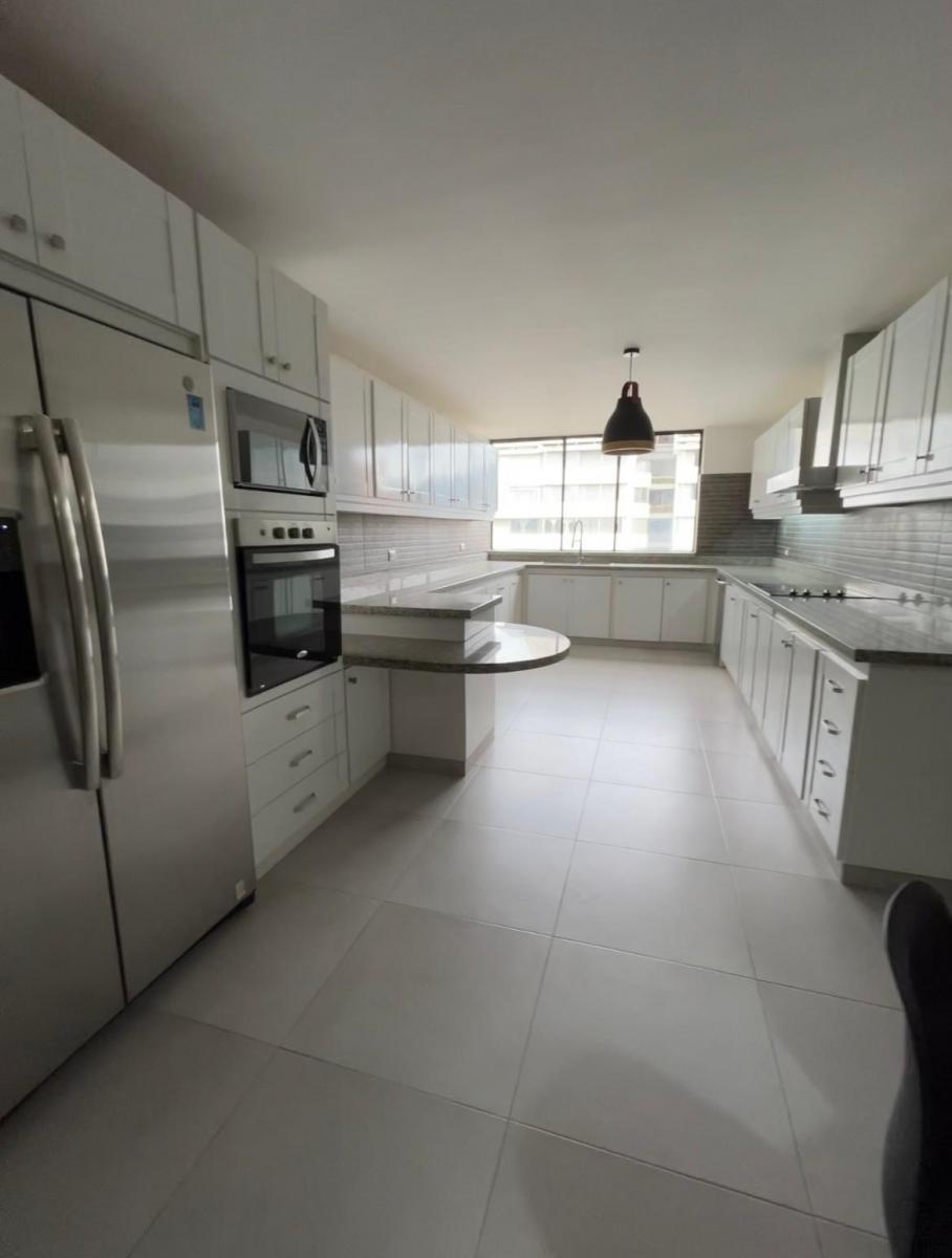 Departamento Premium en González Suárez: ¡Alta Plusvalía Garantizada! — imagen 7