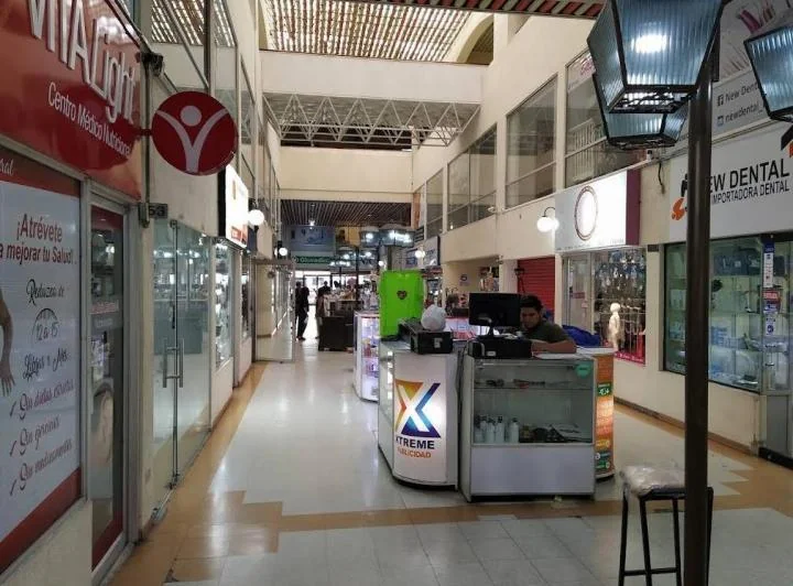 Local Comercial en Venta en Centro Comercial Frente Policentro, Guayas — imagen 1