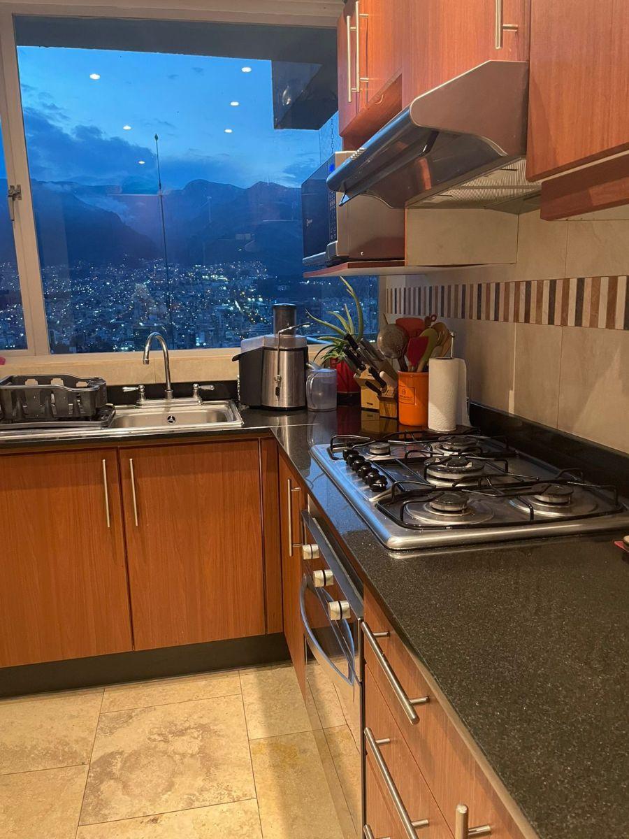 Vendo Hermoso Dept González Suárez Increíble Vista Balcón $220, 000 Dos Dorm. Pueden Ser Tres — imagen 8