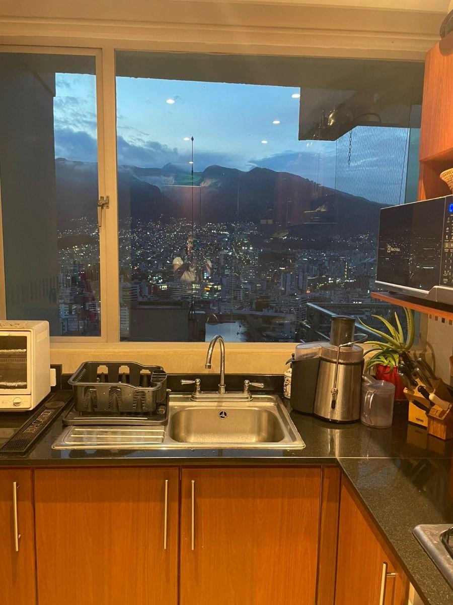 Vendo Hermoso Dept González Suárez Increíble Vista Balcón $220, 000 Dos Dorm. Pueden Ser Tres — imagen 6