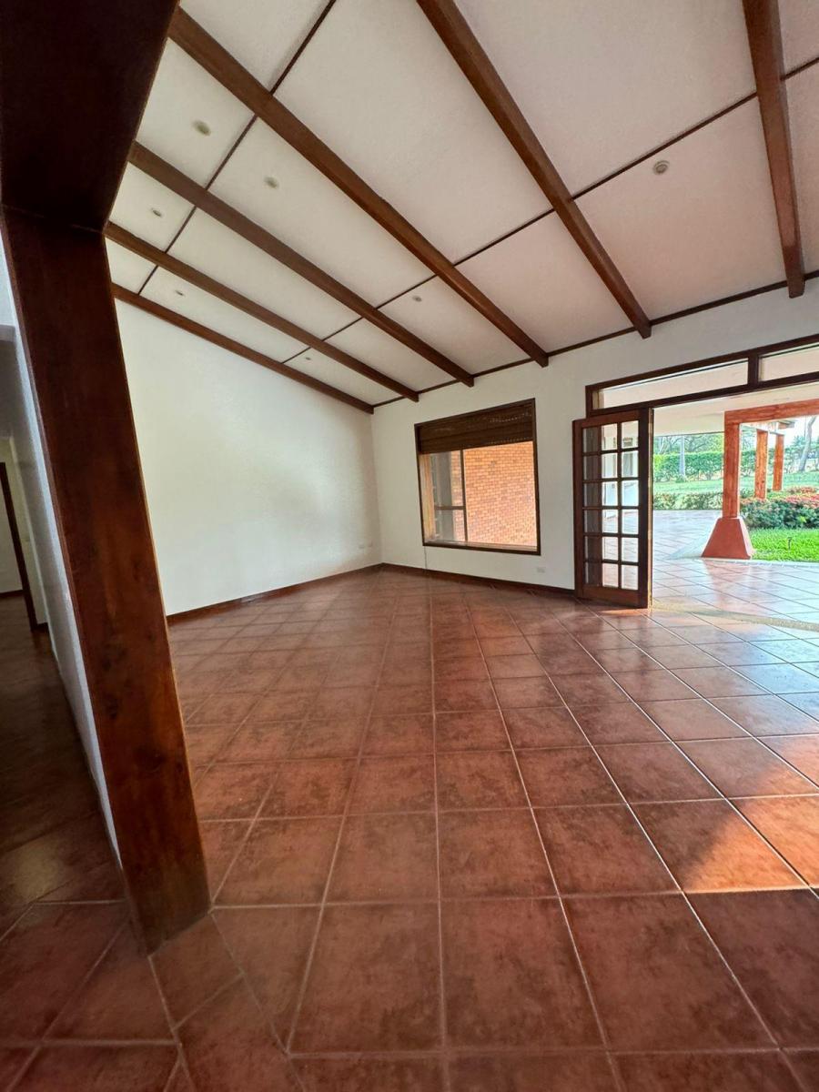 El Cortijo Alquilo $3000 Vendo $750.000 Remodelada 2350 Terreno, Guayas — imagen 4