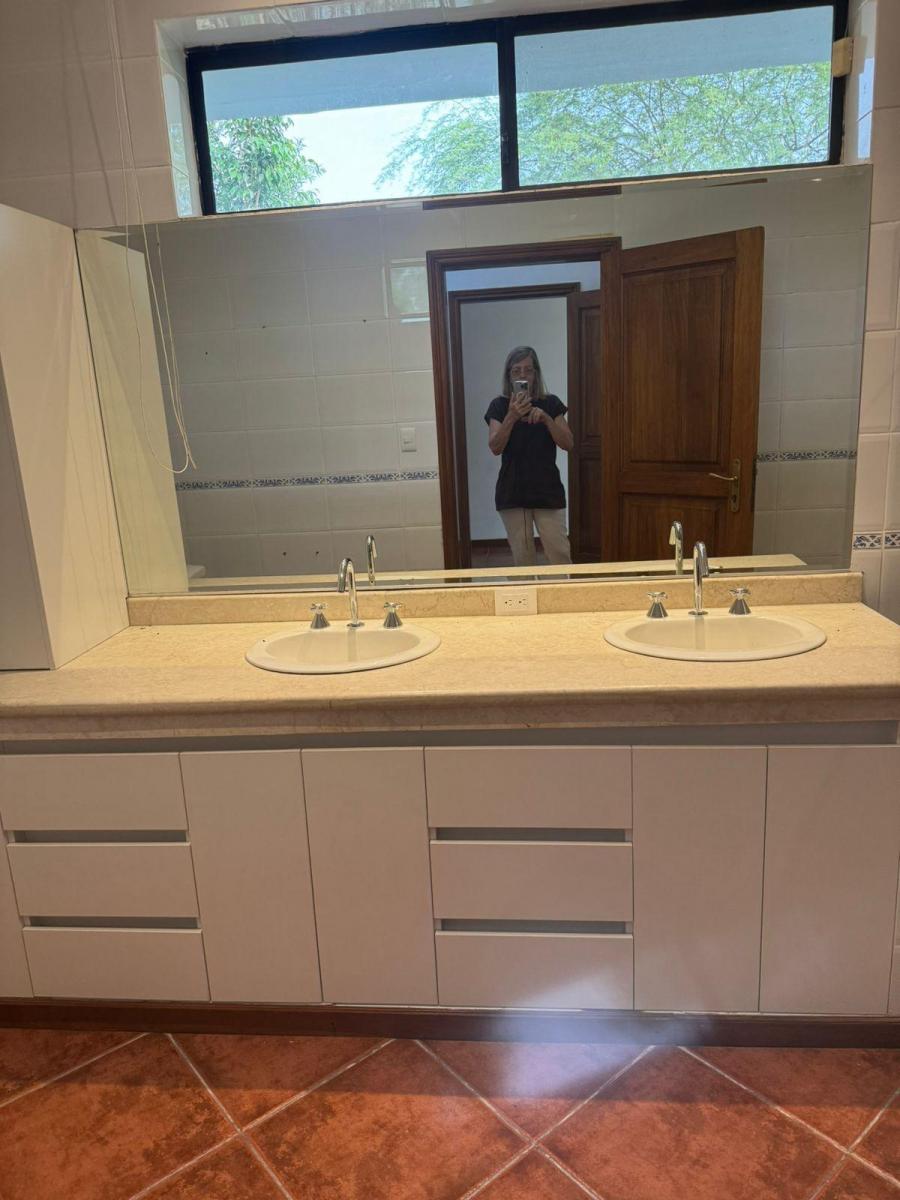 El Cortijo Alquilo $3000 Vendo $750.000 Remodelada 2350 Terreno, Guayas — imagen 3