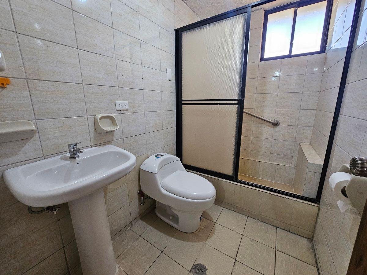 Venta Departamento de 128 m² 3 Dorm. La Florida, Ex Aeropuerto, Calle Shuaras Parqueadero — imagen 2