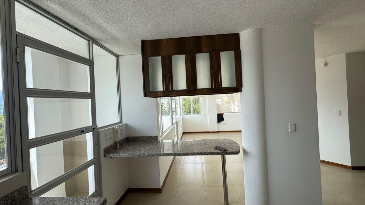 Hermoso Departamento de 3 Dorm. en Venta en El Barrio Santa Ines Cumbaya — imagen 6