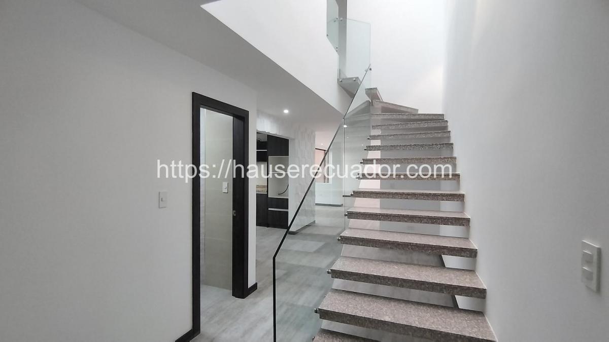 Departamento Dúplex, 3 Dorm., Piscina Seguridad 24/7 Amenities – Tumbaco Cerca a La Ruta Viva — imagen 4
