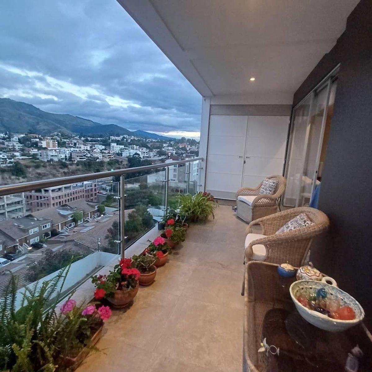 Vendo, Cumbayá Bello Apartamento, 2 Dorm, Linda Vista! — imagen 8