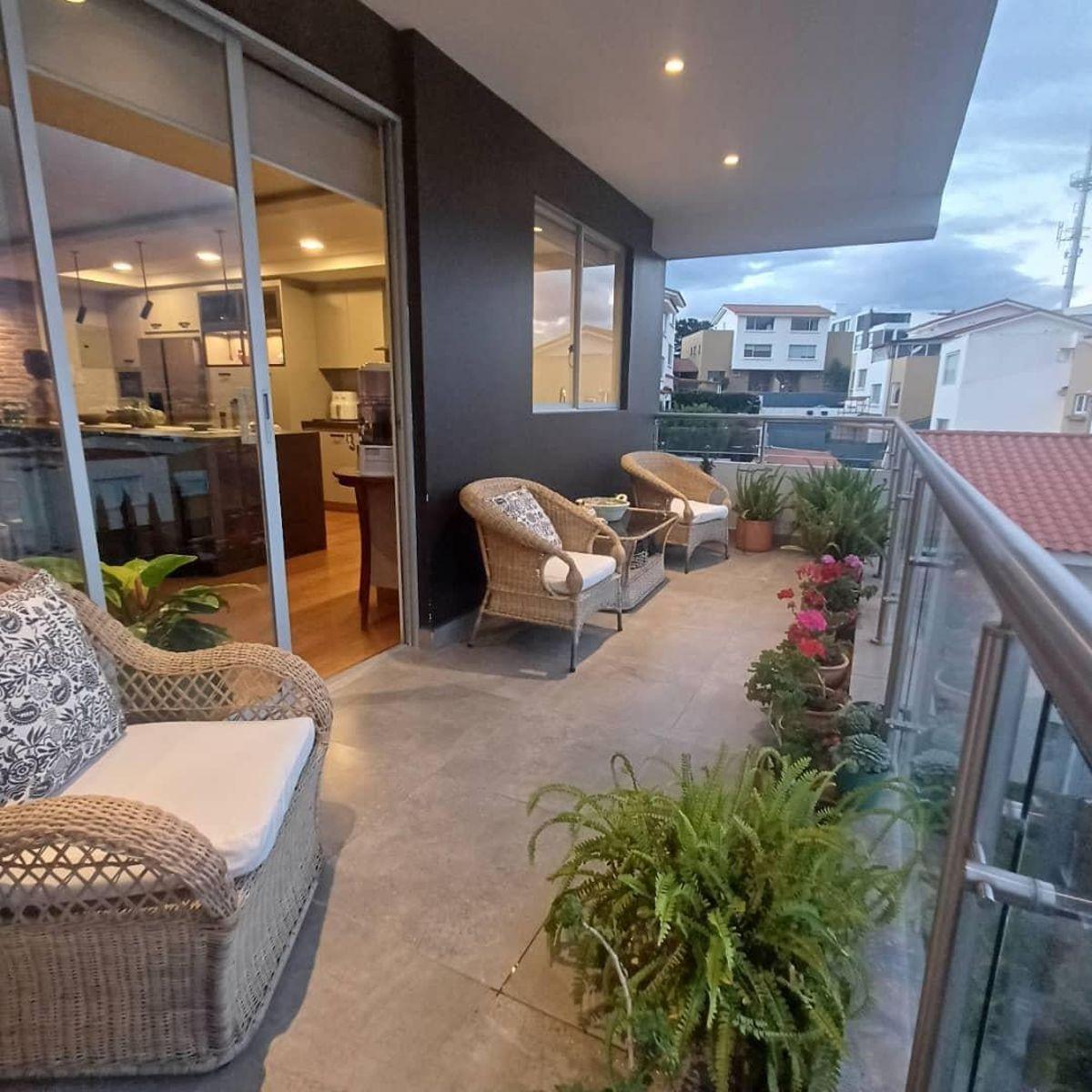 Vendo, Cumbayá Bello Apartamento, 2 Dorm, Linda Vista! — imagen 6