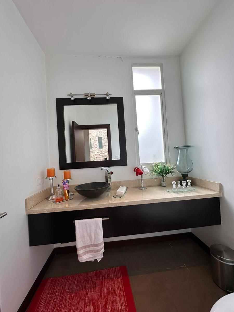 Casa de 384 m² con 3 Habitaciones de Venta en Nayón - Tanda — imagen 3