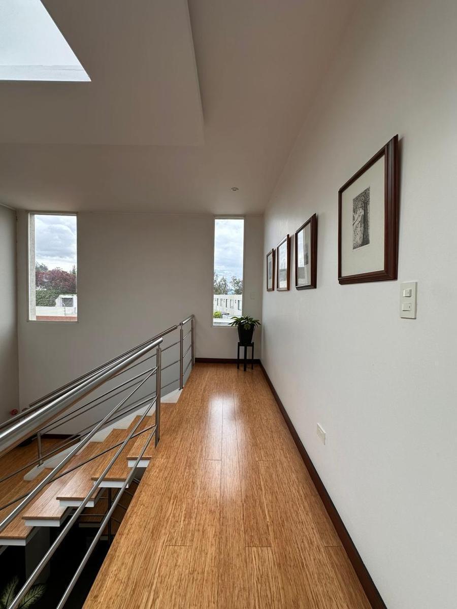 Casa de 384 m² con 3 Habitaciones de Venta en Nayón - Tanda — imagen 2
