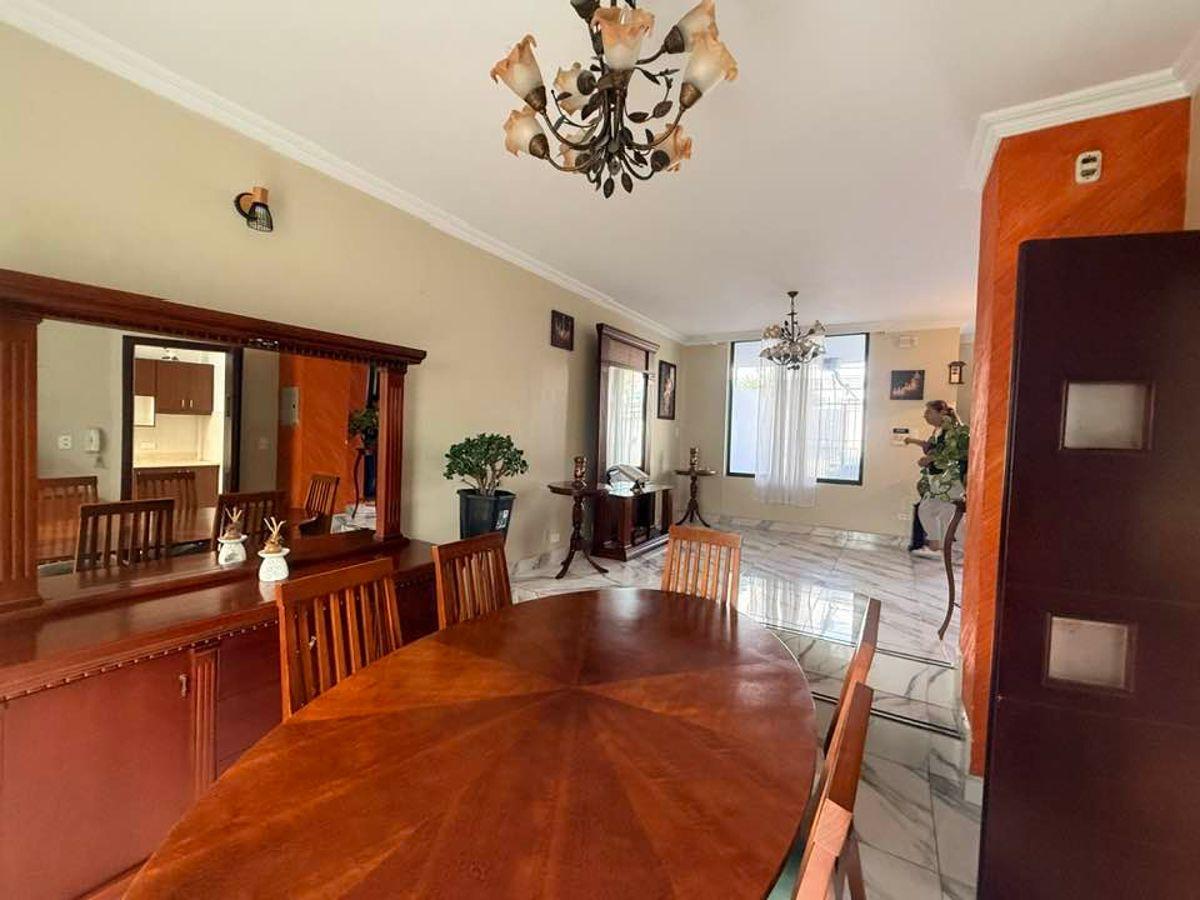 Casa de 206 m² con 3 Habitaciones en Venta en Mitad del Mundo — imagen 9