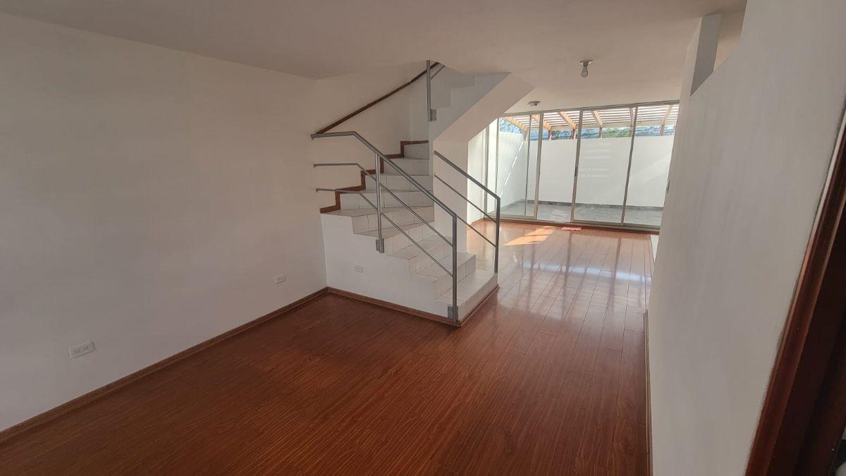 Casa de Venta en El Sector San Isidro del Inca de 95 m con Patio Privado — imagen 6