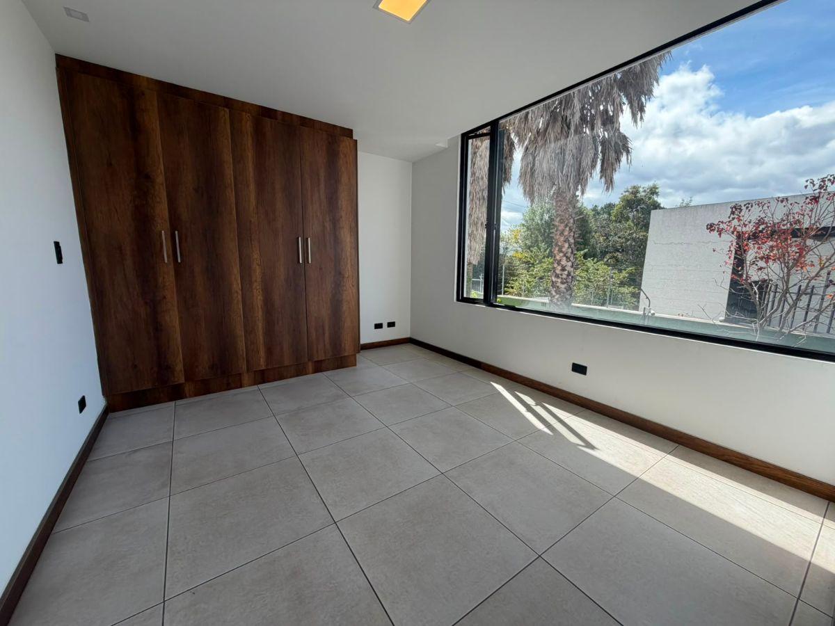 En Venta Departamento 117 m² - 2 Dorm. - Patio San Juan de Cumbayá — imagen 8