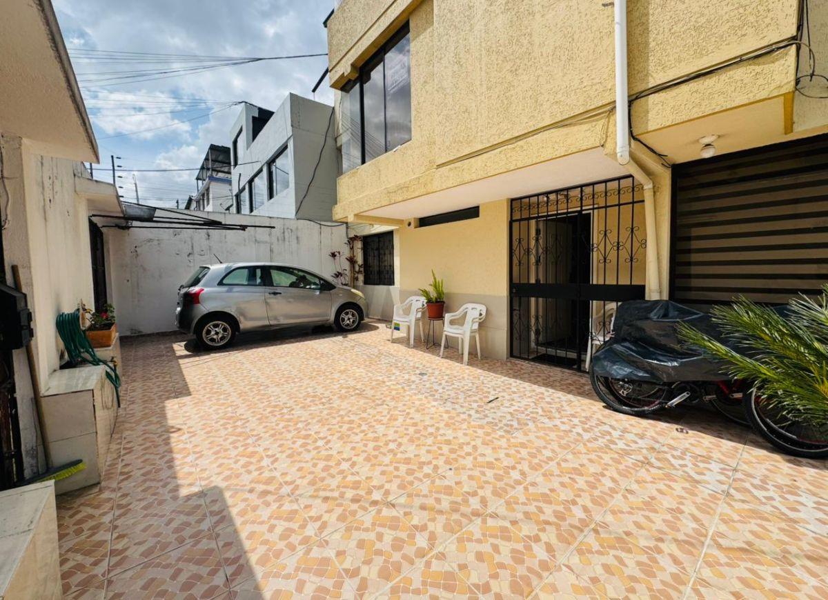 Duplex en Venta, Dos Plantas, en El Sector Av La Prensa — imagen 9