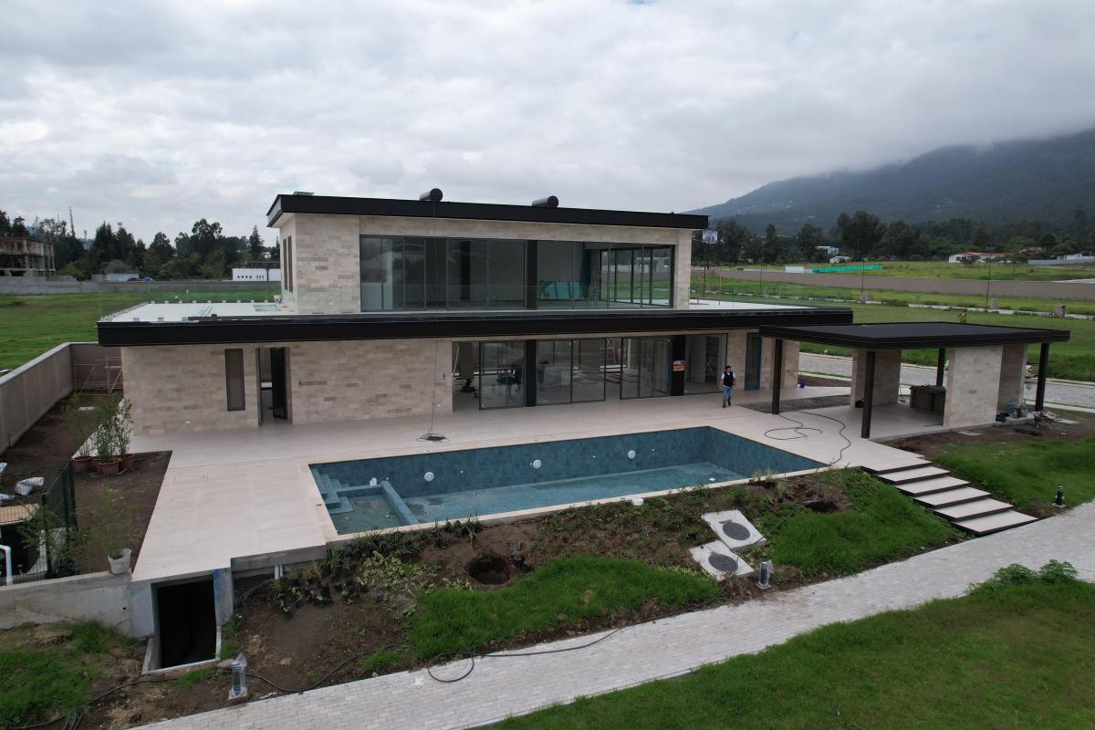 Vendo Lote Unifamiliar en Cumbaya - Urbanización Santa Mónica — imagen 9