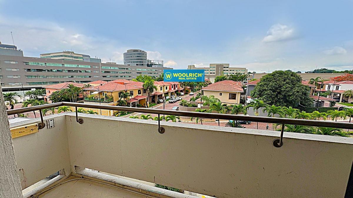 Ciudad Colon, Vendo Depart, 2 Dorm c/u Bano, Estudio, 2 Parqueos, 160 m², Guayas — imagen 9