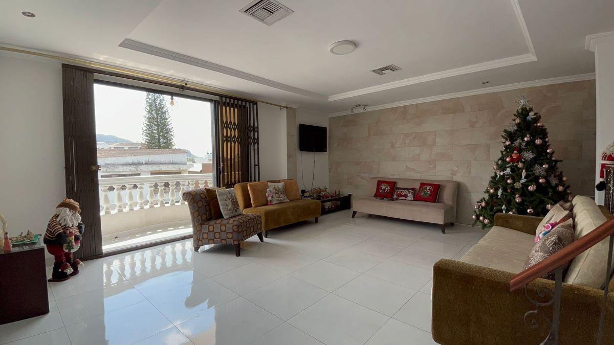 Venta Departamento Amplio, Recién Remodelado con Parqueo en Los Ceibos (Gim), Guayas — imagen 10