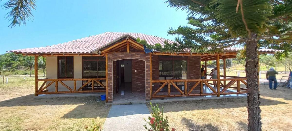 Casas de Estreno (Varios Modelos) en Urbanización Privada en Olon — imagen 2