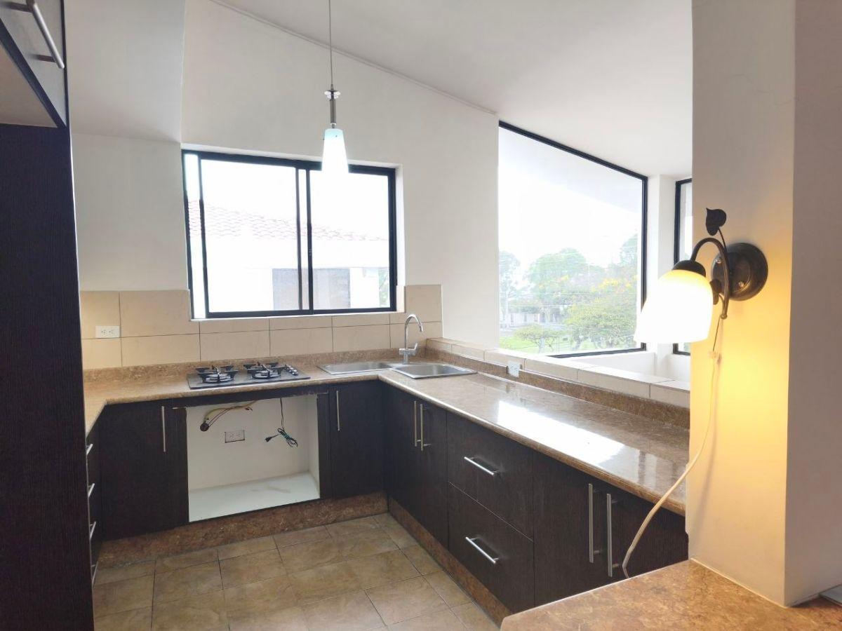 Departamento en Venta, Dentro de Urbanización Sector Embajada Americana Solca, Junto Al Colegio Sek — imagen 2