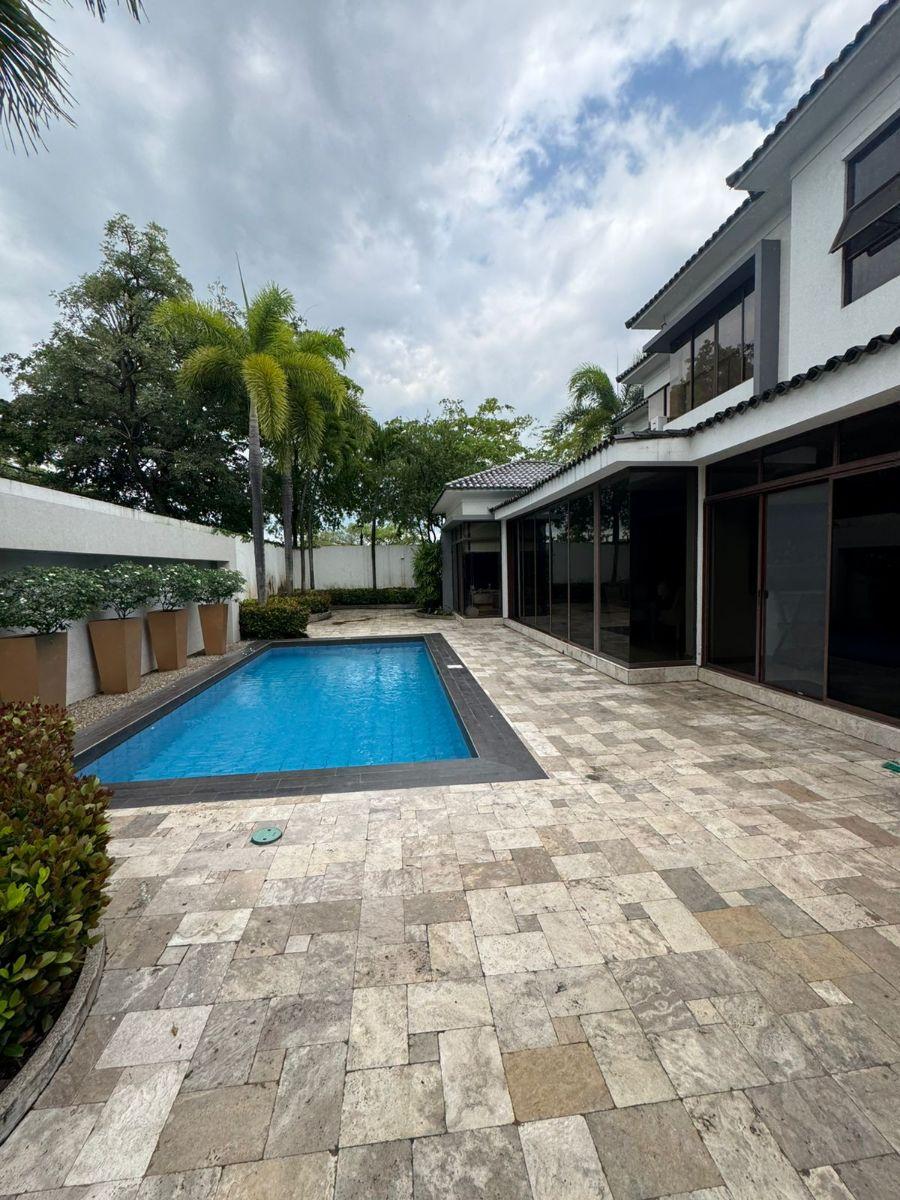 Casa con 780 m² Terreno y 4 Recámaras en Venta en Samborondón, Guayas — imagen 10