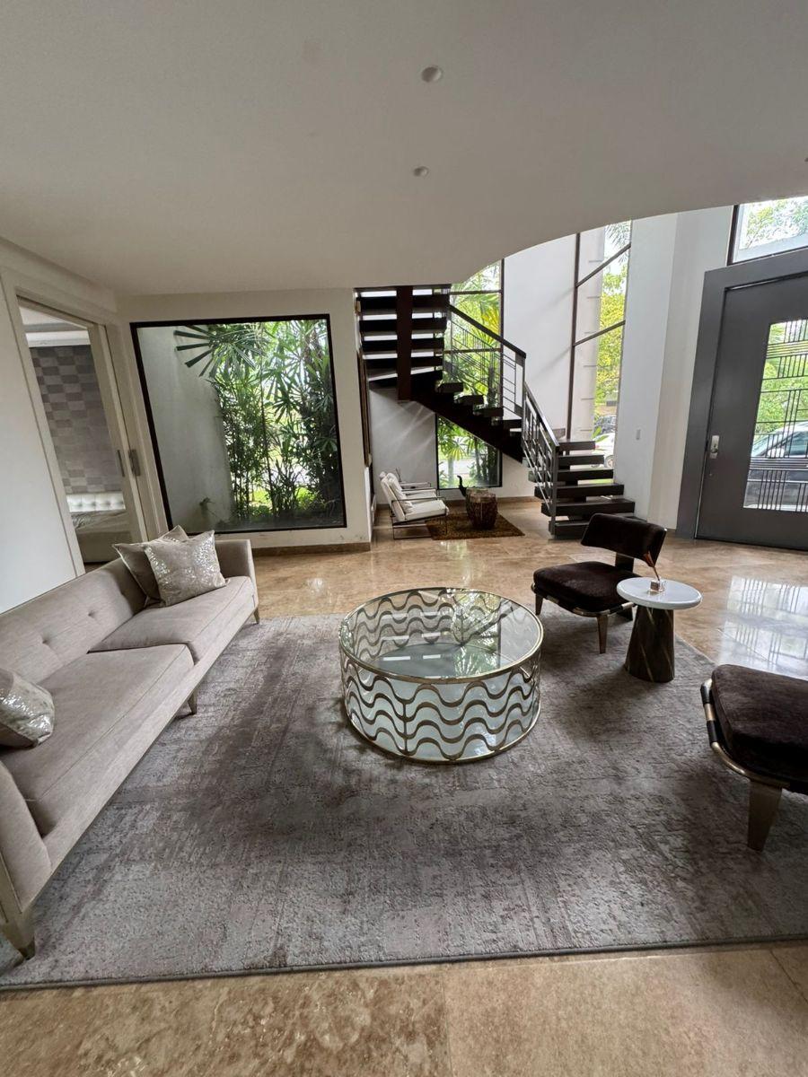 Casa con 780 m² Terreno y 4 Recámaras en Venta en Samborondón, Guayas — imagen 3