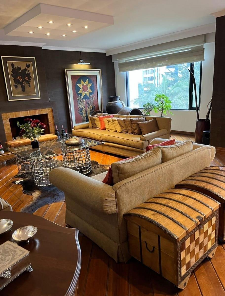 Departamento de Venta en Av González Suárez en El Lujoso Edificio Torre Sol II — imagen 8