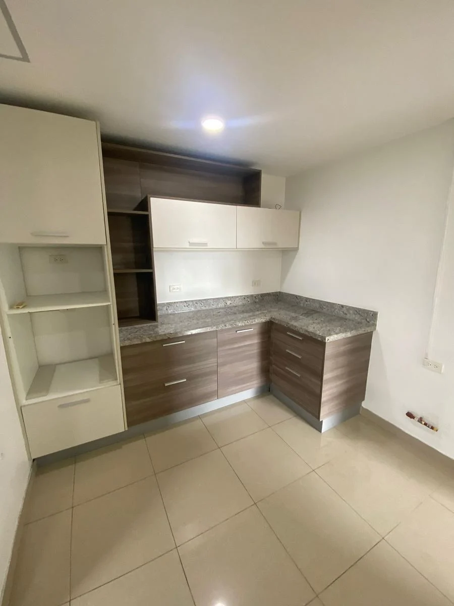Departamento en Venta de 3 Habitaciones Dentro de Conjunto Cerrado en Álamos Norte, Guayas — imagen 4