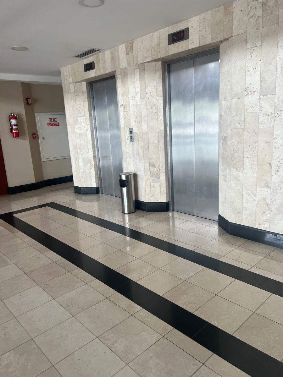 Dpto. Amoblado de 2 Dormitorio Alquilo en Torre Colon II en Kennedy Norte, 2 Parqueos en El Sótano. Guayas — imagen 7