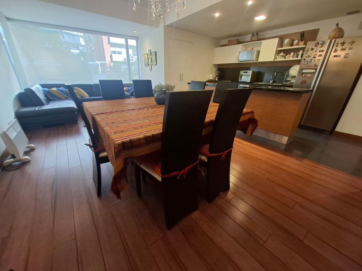Vendo Moderno Departamento - Sector González Suárez — imagen 9