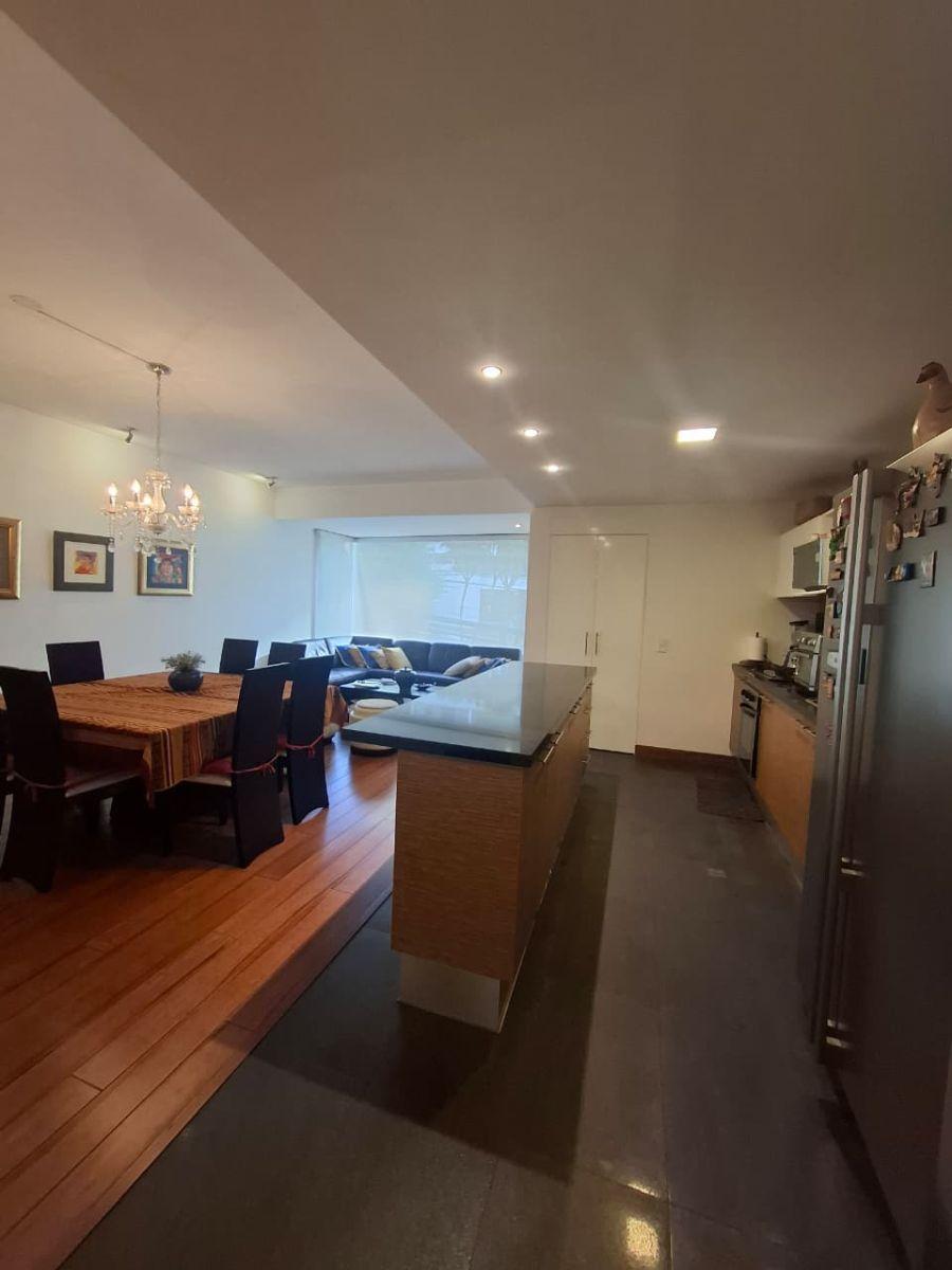 Vendo Moderno Departamento - Sector González Suárez — imagen 6