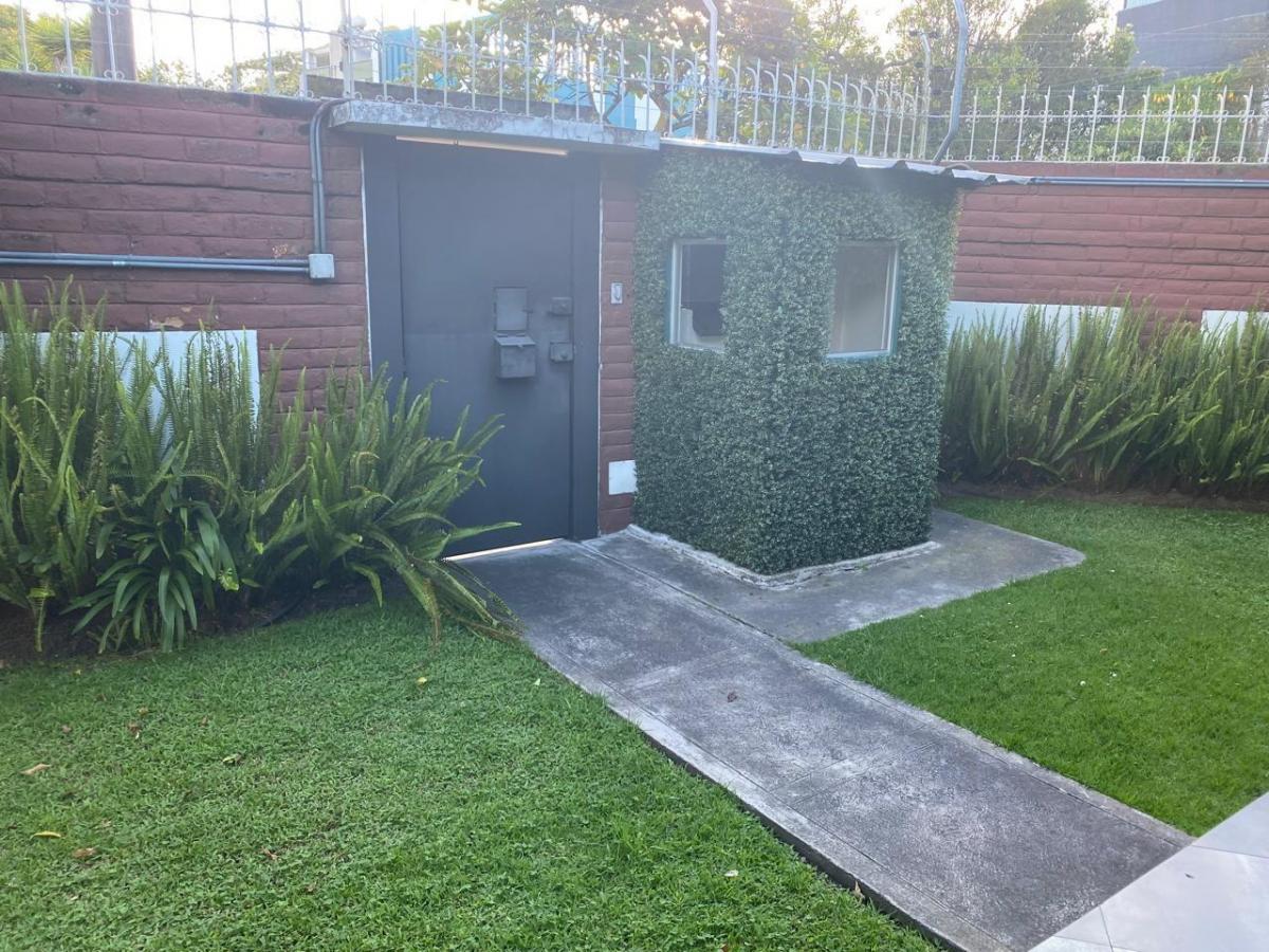 Floresta Calle Zaldumbide — imagen 7