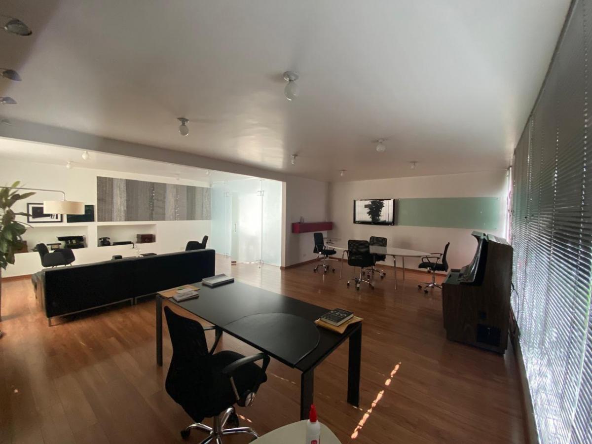 Floresta Calle Zaldumbide — imagen 2