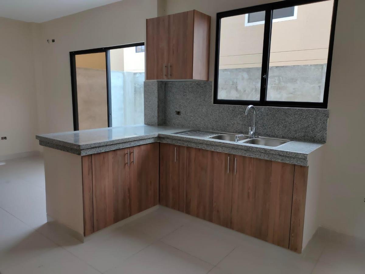Casa de Venta en La Urbanización La Joya, Av León Febres Cordero. Guayas — imagen 5