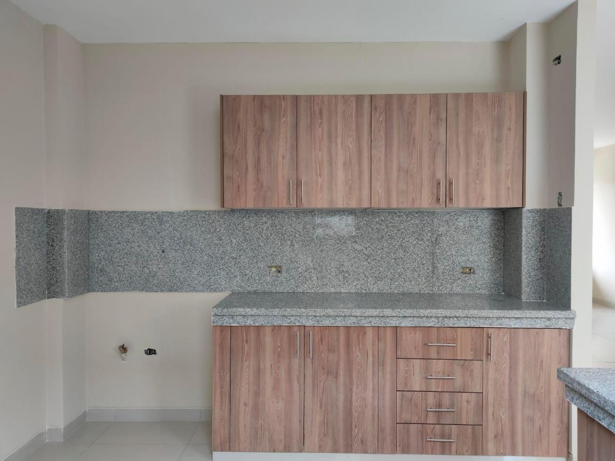 Casa de Venta en La Urbanización La Joya, Av León Febres Cordero. Guayas — imagen 4