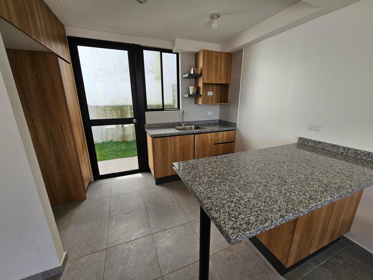 En Venta Casas 3 Dorm. con Baño Cada Uno Puente 2 - Valle de Los Chillos — imagen 8