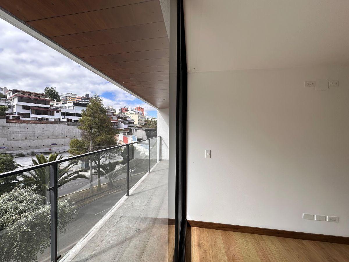 En Venta Amplio Departamento de Tres Dorm. con Balcones - La Carolina — imagen 10
